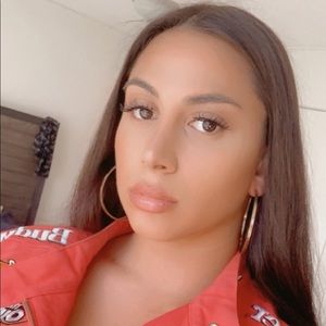 Meet your Posher, Shay